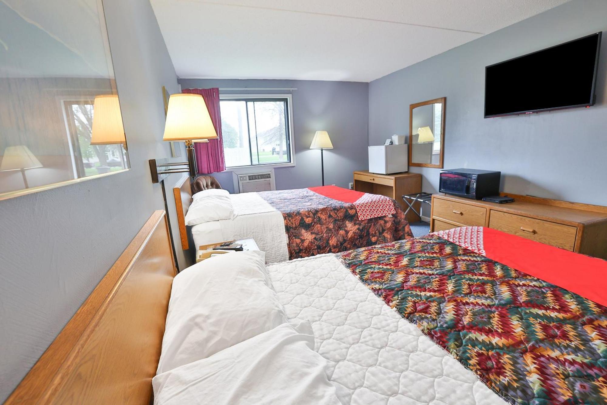 Oyo Hotel Pipestone Mn, Canterbury Park Exterior photo