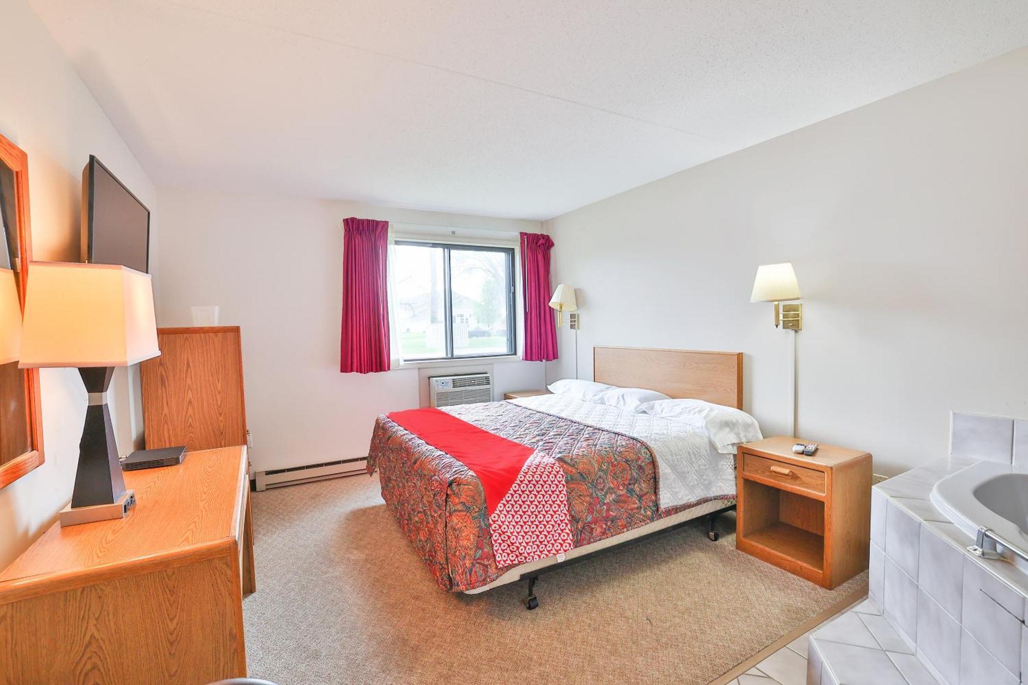 Oyo Hotel Pipestone Mn, Canterbury Park Exterior photo
