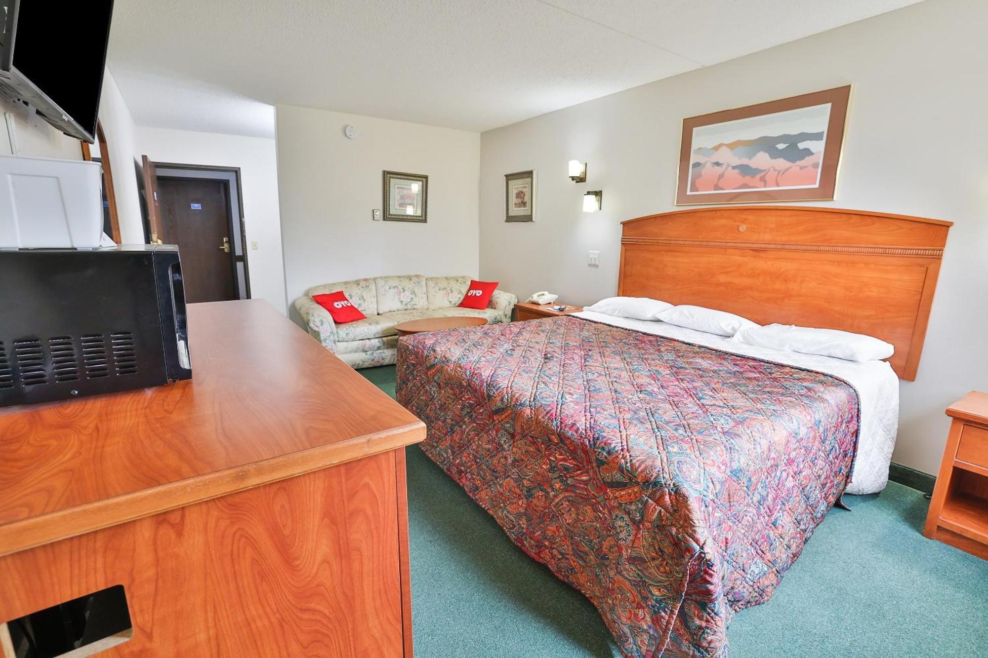 Oyo Hotel Pipestone Mn, Canterbury Park Exterior photo